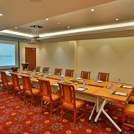 Sarova Woodlands Hotel And Spa Накуру Экстерьер фото
