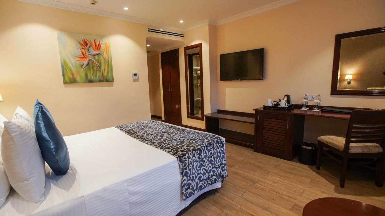 Sarova Woodlands Hotel And Spa Накуру Экстерьер фото