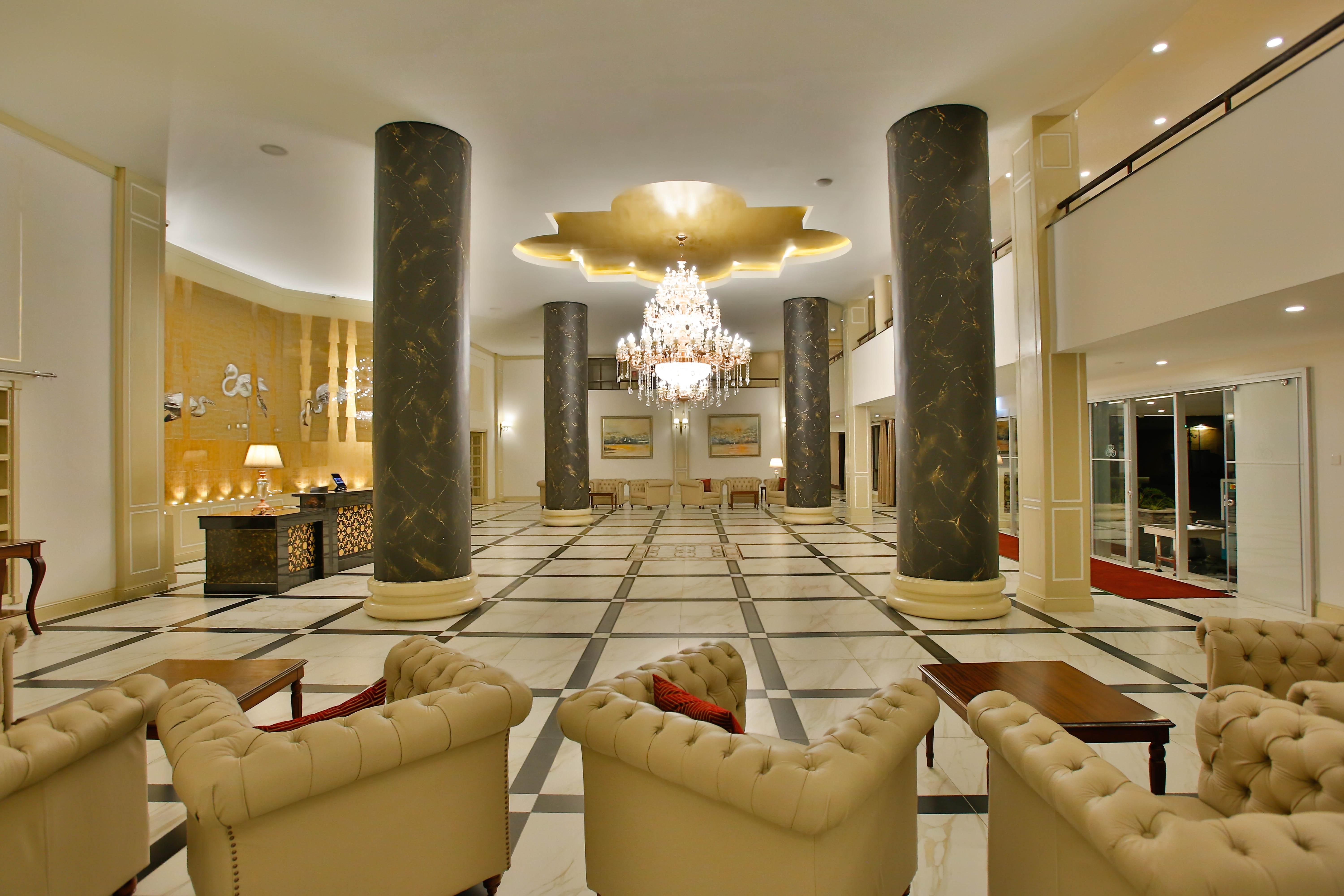 Sarova Woodlands Hotel And Spa Накуру Экстерьер фото
