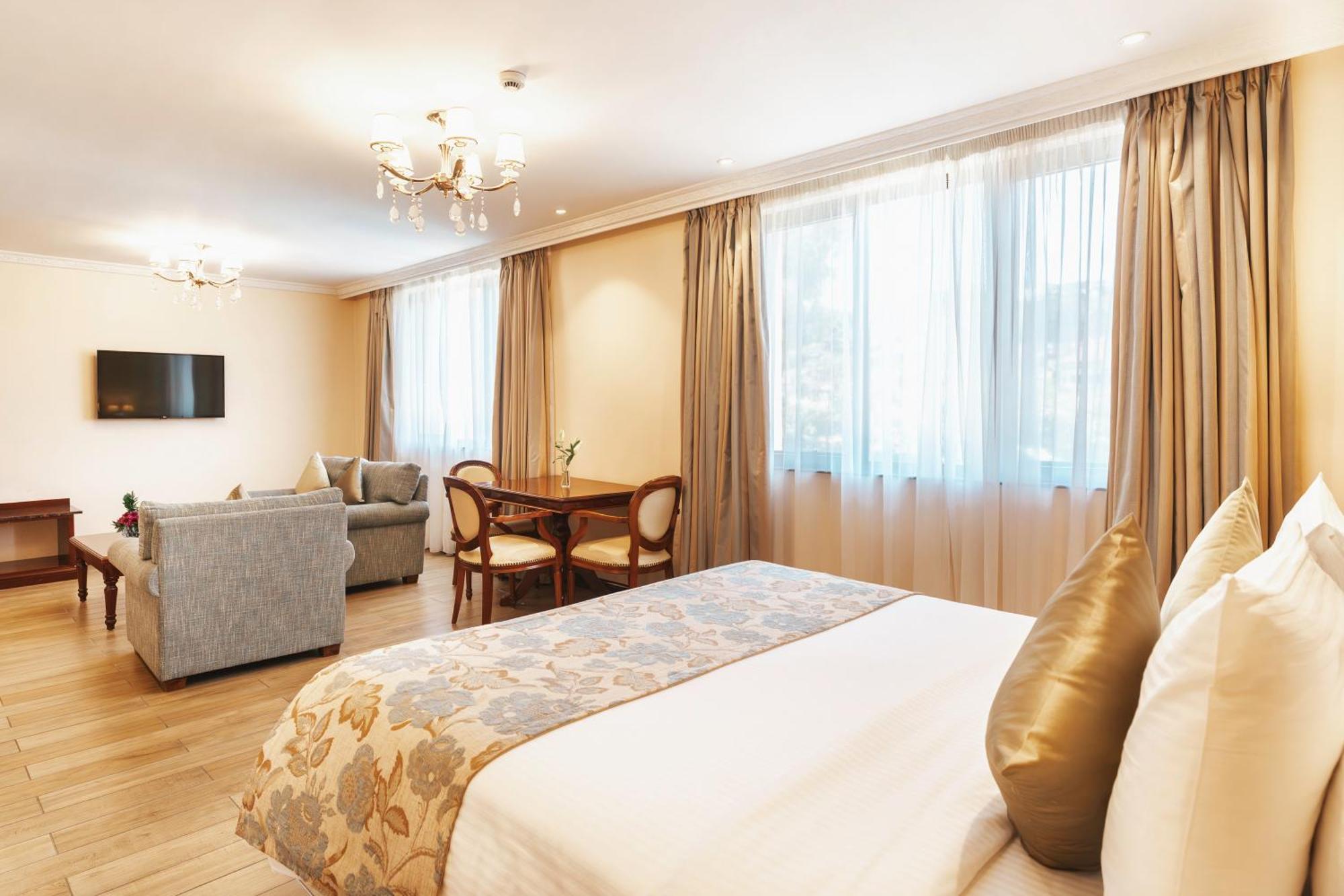 Sarova Woodlands Hotel And Spa Накуру Экстерьер фото