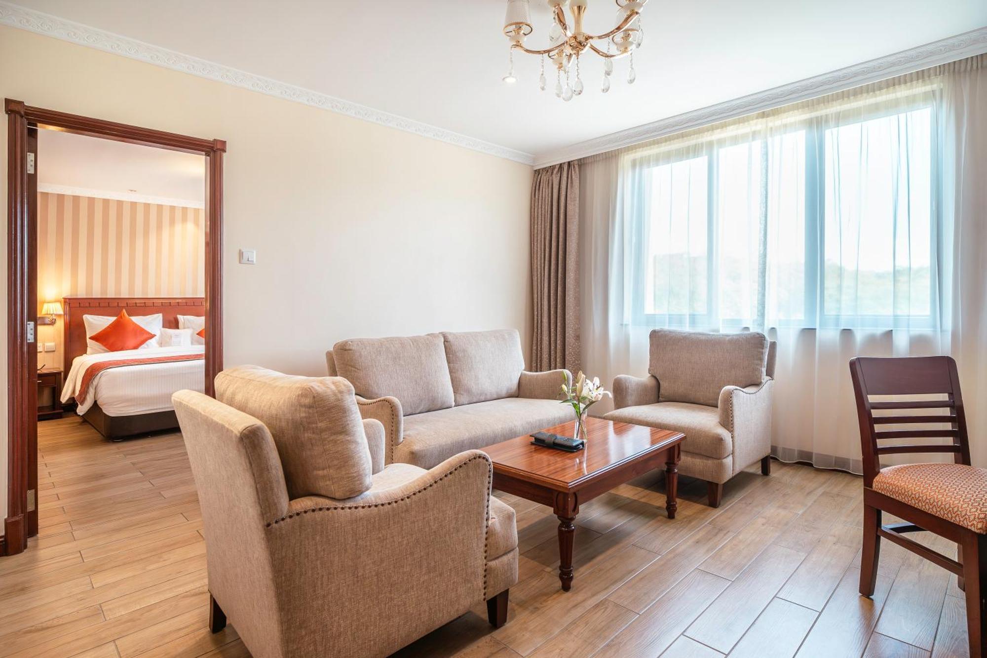 Sarova Woodlands Hotel And Spa Накуру Экстерьер фото