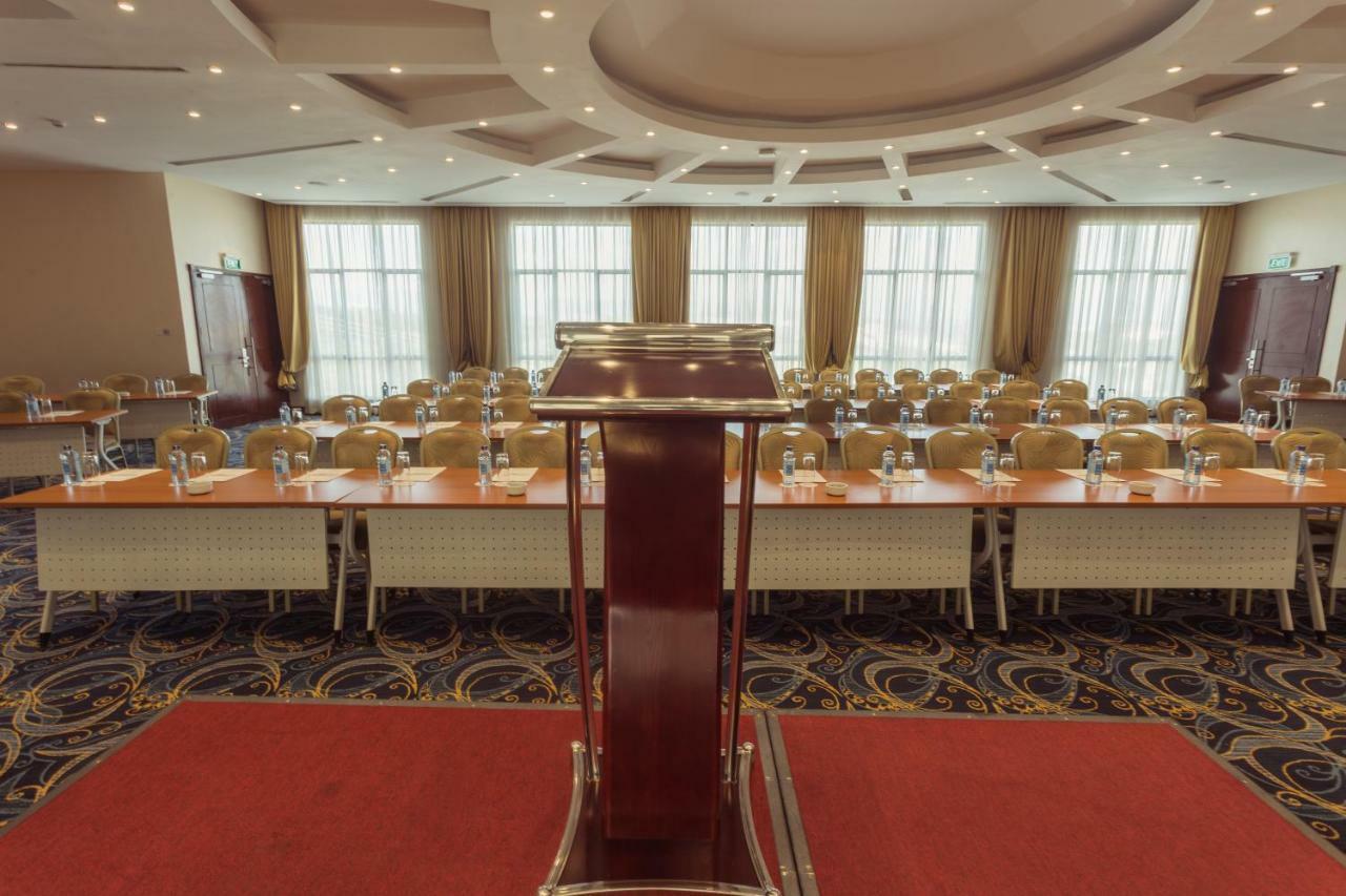 Sarova Woodlands Hotel And Spa Накуру Экстерьер фото