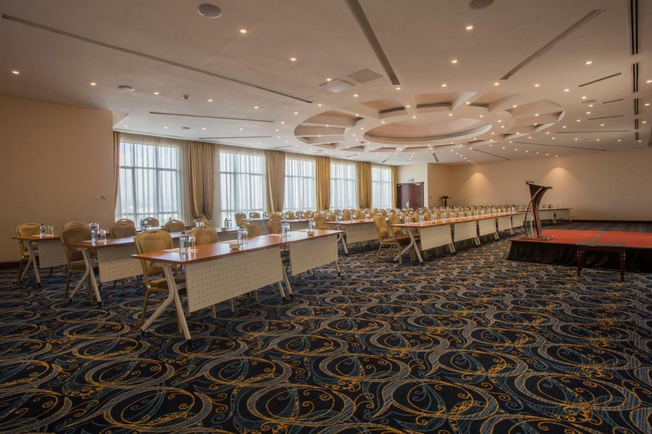 Sarova Woodlands Hotel And Spa Накуру Экстерьер фото